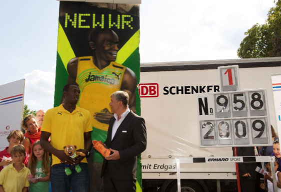 Berlin verabschiedet Usain Bolt mit Teilstück der Mauer